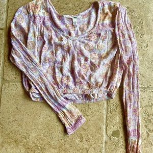 Billabong ~ crop top long sleeve patterned top